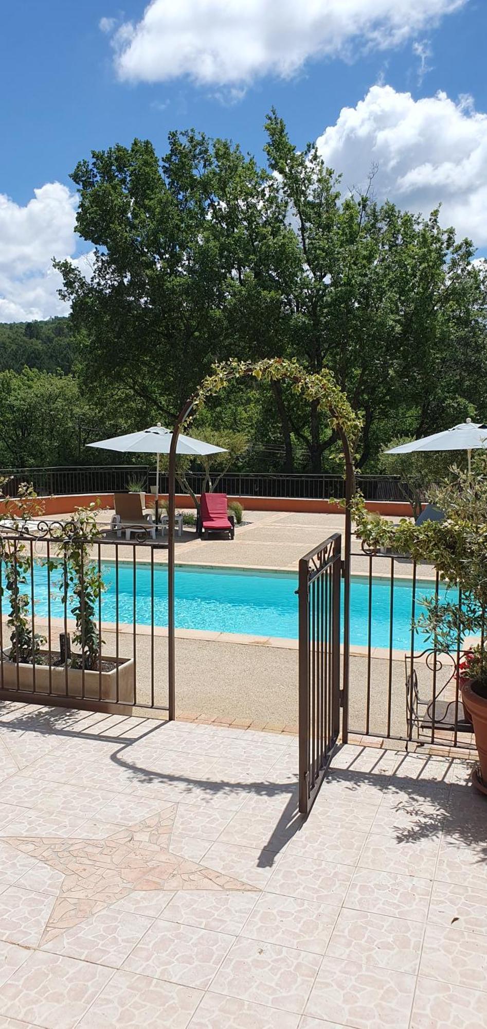 Вилла Maison Familiale Avec Piscine Et Boulodrome Dans Le Luberon Caseneuve Экстерьер фото